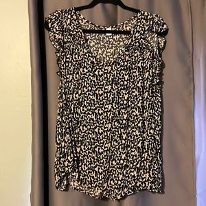 Old navy sleeveless shirt